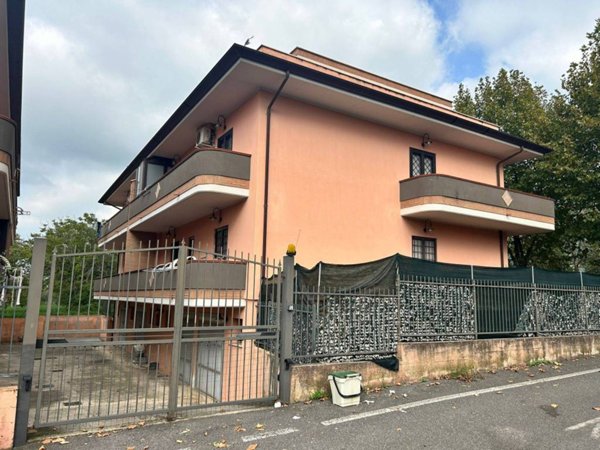 appartamento in vendita a Sermoneta in zona Sermoneta Scalo