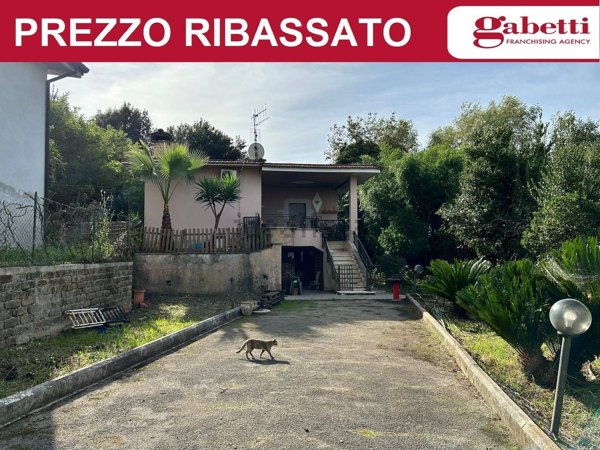casa indipendente in vendita a Sermoneta in zona Monticchio