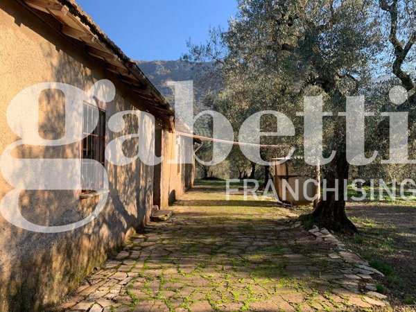 casa indipendente in vendita a Sermoneta in zona Doganella