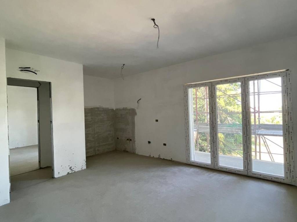 appartamento in vendita a Sermoneta in zona Carrara