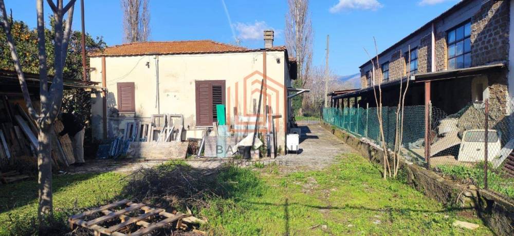 casa indipendente in vendita a Sermoneta in zona Ponte Nuovo
