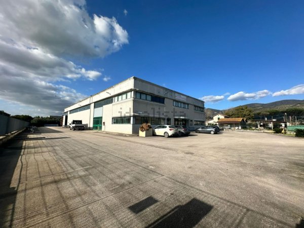 capannone in vendita a Sermoneta