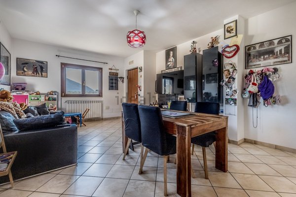 casa indipendente in vendita a Sermoneta in zona Sermoneta Scalo