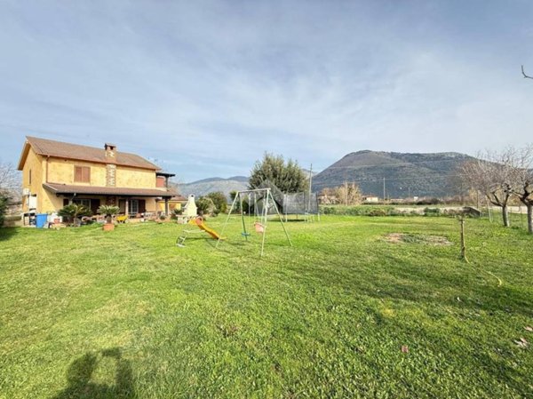 casa indipendente in vendita a Sermoneta in zona Tufette