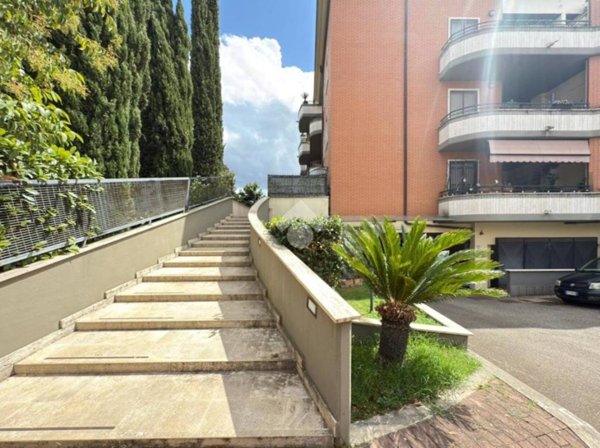 appartamento in vendita a Sermoneta in zona Carrara