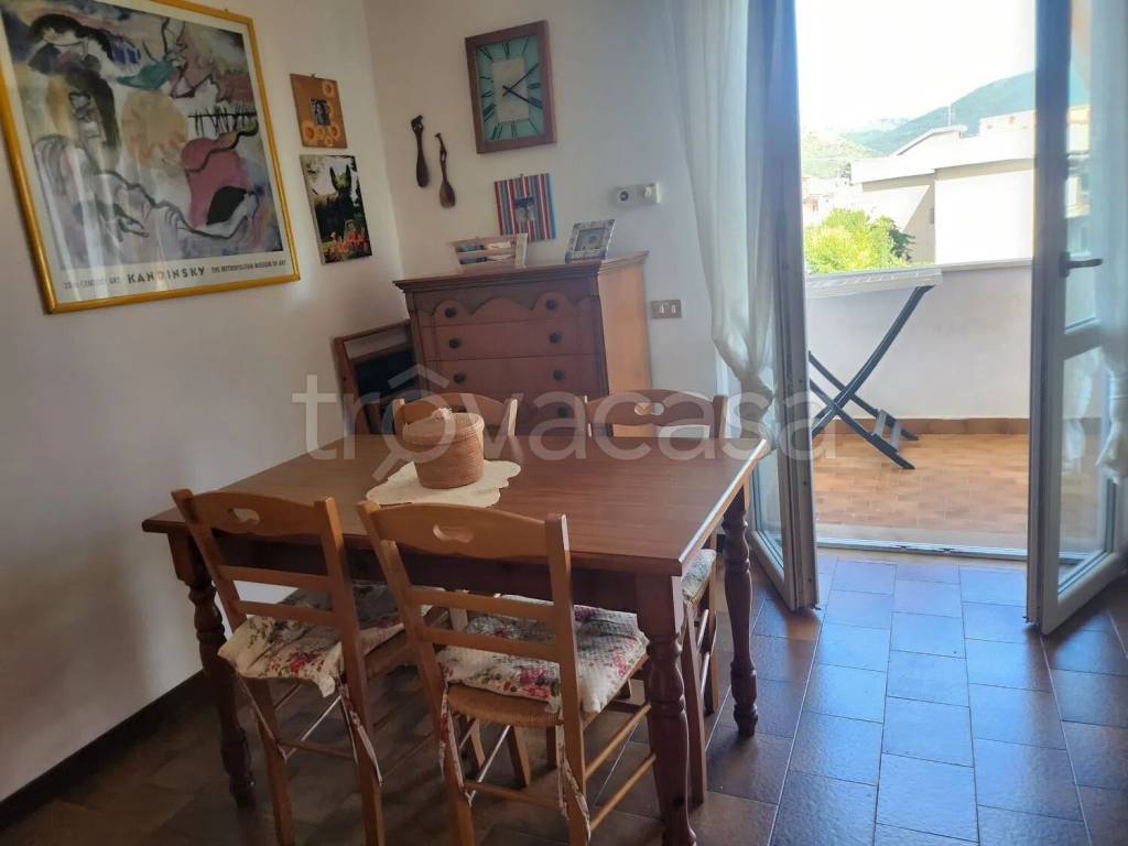 appartamento in vendita a Sermoneta in zona Carrara