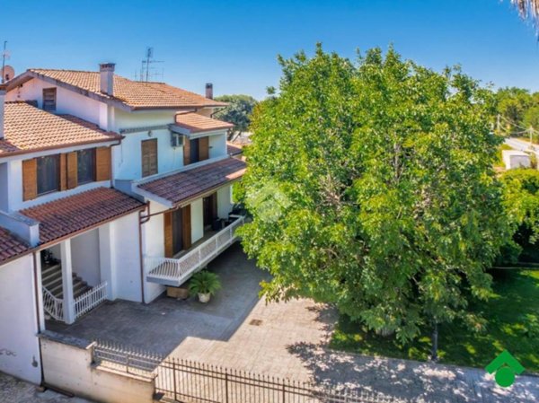 casa indipendente in vendita a Sermoneta in zona Doganella