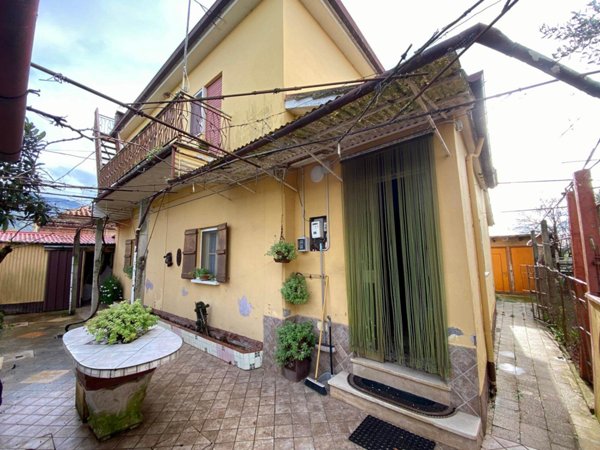 casa indipendente in vendita a Sermoneta in zona Ponte Nuovo