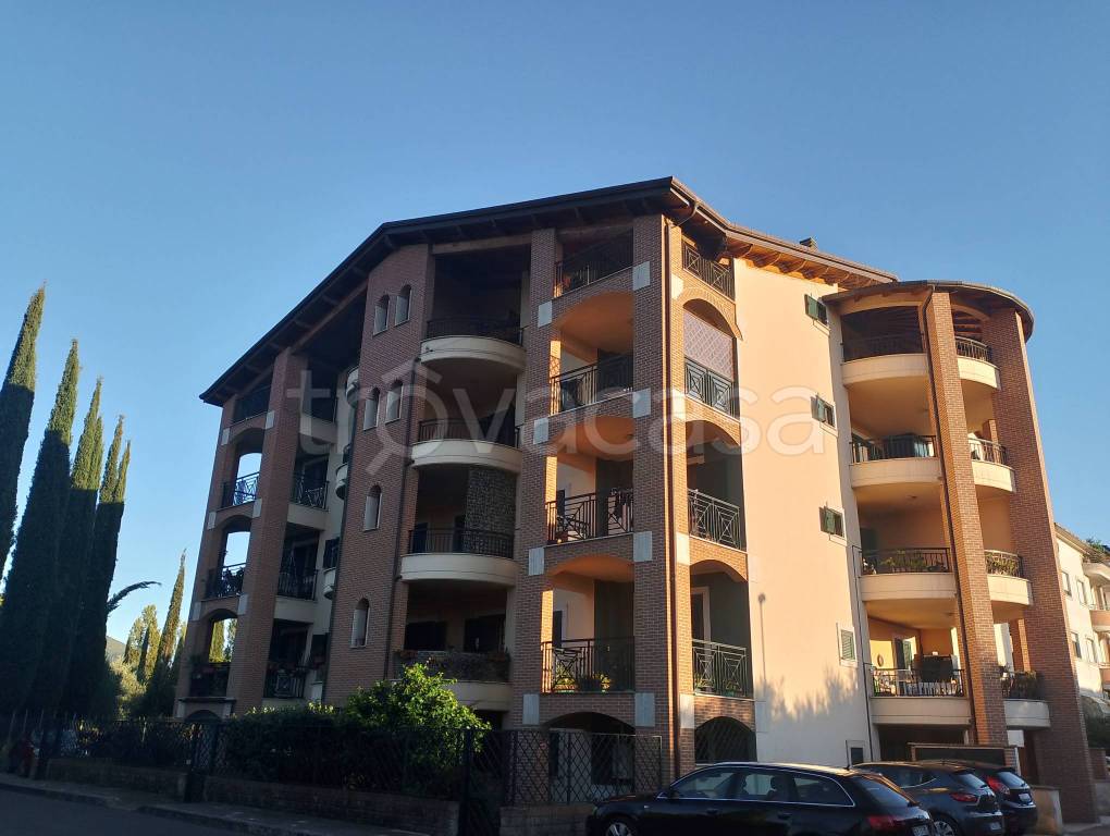 appartamento in vendita a Sermoneta in zona Ponte Nuovo