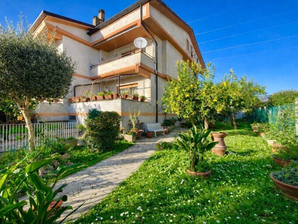 casa indipendente in vendita a Sermoneta in zona Ponte Nuovo