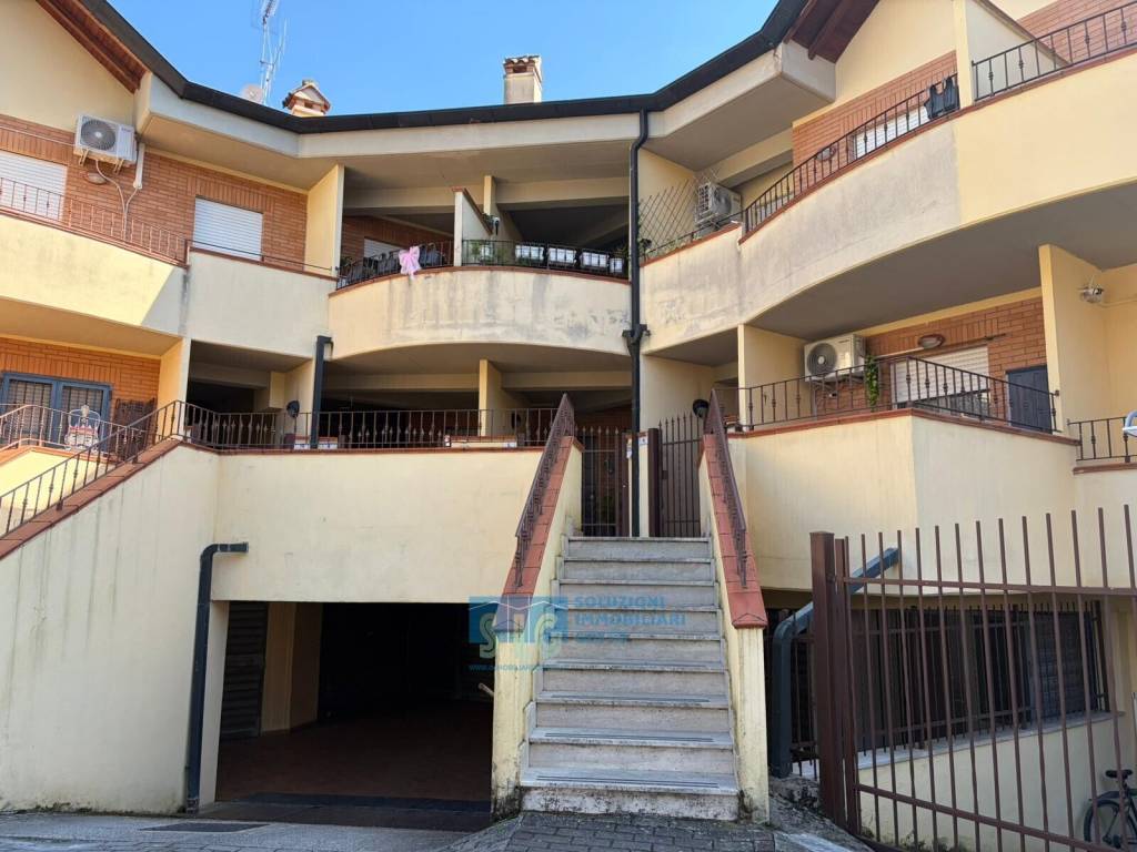 casa indipendente in vendita a Sermoneta in zona Monticchio