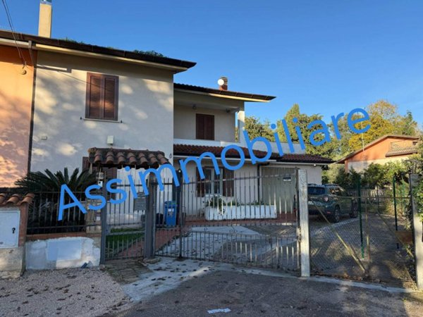 casa indipendente in vendita a Sermoneta in zona Doganella