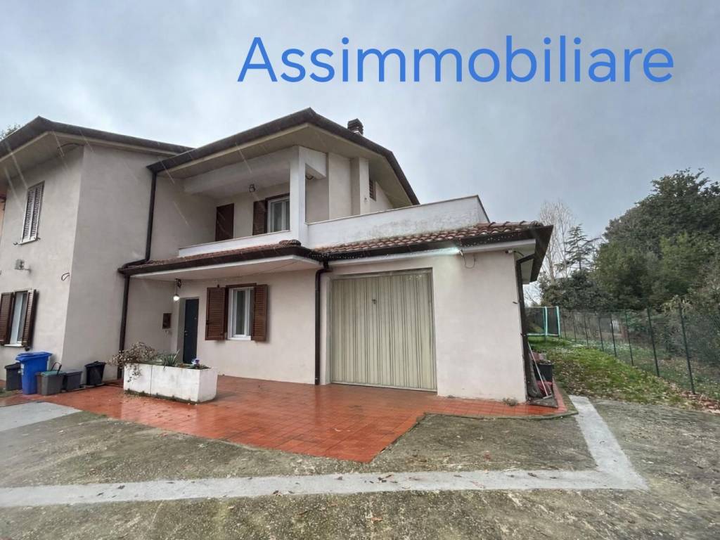 casa indipendente in vendita a Sermoneta in zona Doganella