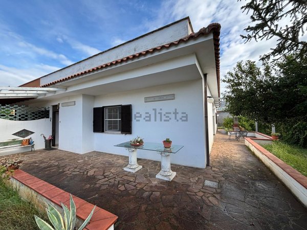 casa indipendente in vendita a Sermoneta in zona Doganella
