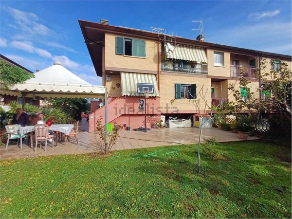 casa indipendente in vendita a Sermoneta in zona Carrara