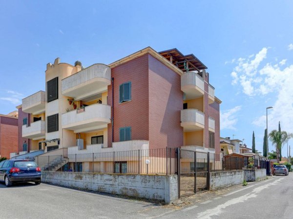 appartamento in vendita a Sermoneta in zona Sermoneta Scalo