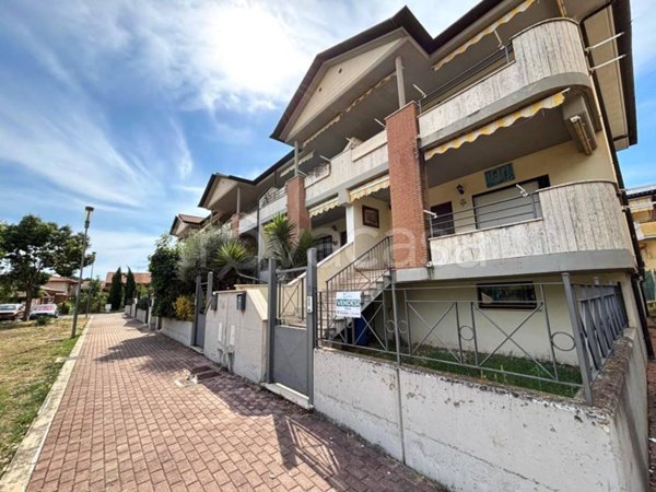 casa indipendente in vendita a Sermoneta in zona Monticchio
