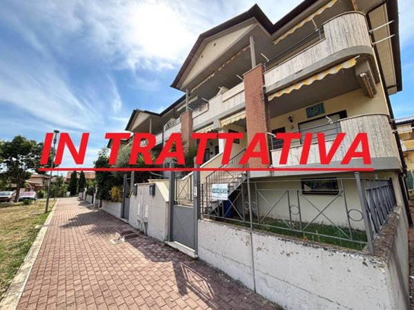 casa indipendente in vendita a Sermoneta in zona Monticchio