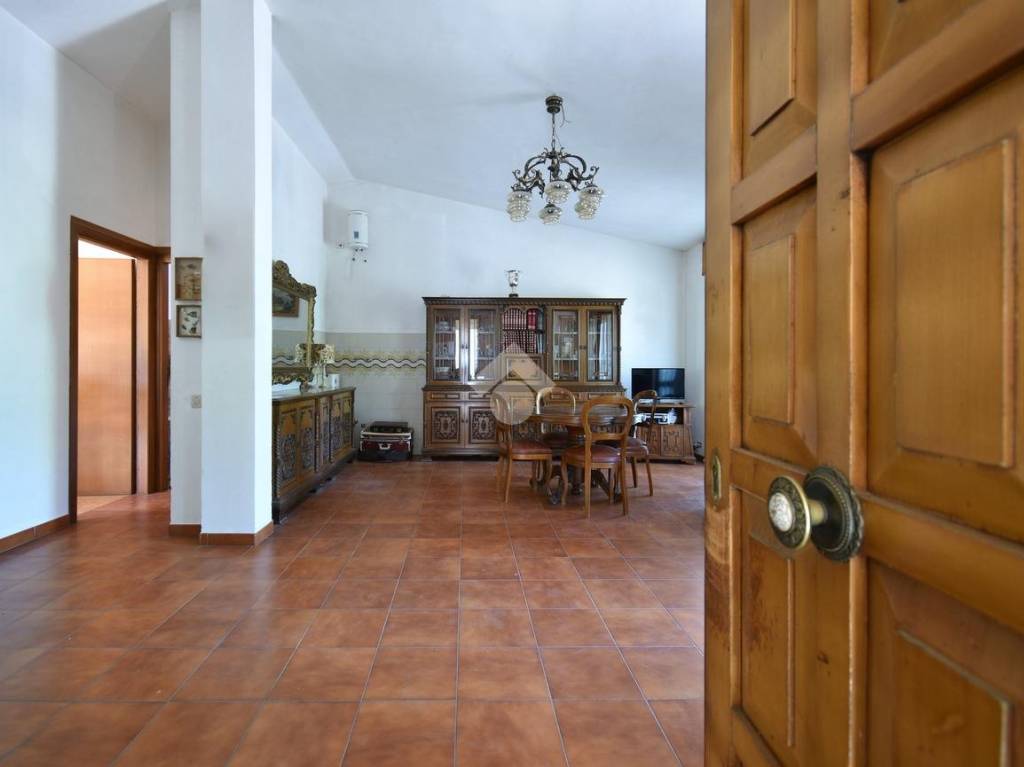 casa indipendente in vendita a Sermoneta in zona Doganella