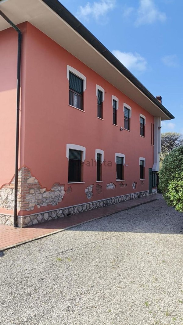 casale in vendita a Sermoneta in zona Doganella