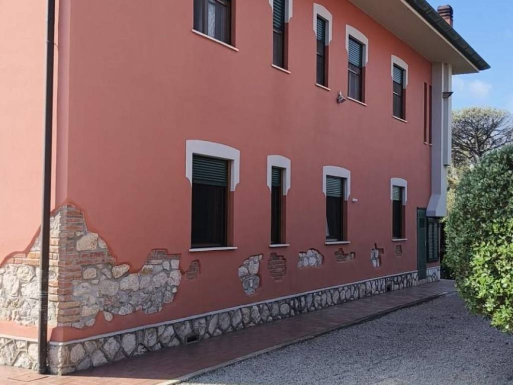 casa indipendente in vendita a Sermoneta in zona Doganella
