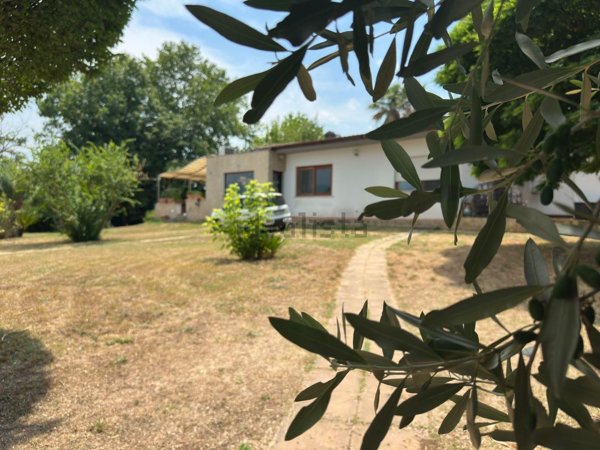 casa indipendente in vendita a Sermoneta