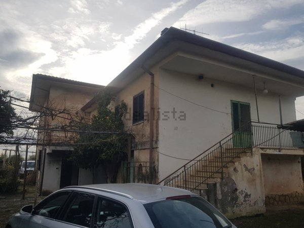casa indipendente in vendita a Sermoneta in zona Doganella