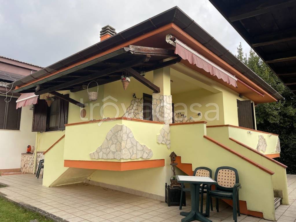 casa indipendente in vendita a Sezze in zona Suso