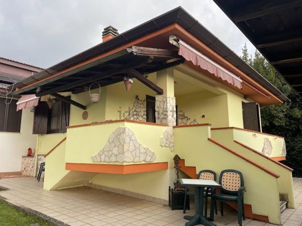 casa indipendente in vendita a Sezze in zona Suso