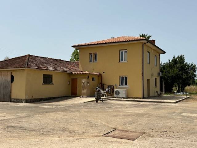 casa indipendente in vendita a Sezze
