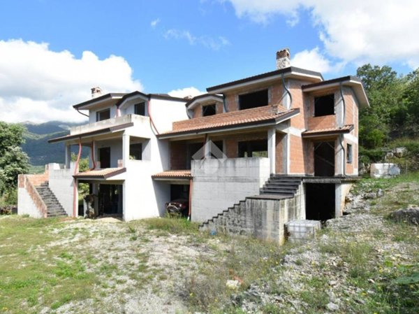 casa indipendente in vendita a Sezze in zona Monte Pilorci