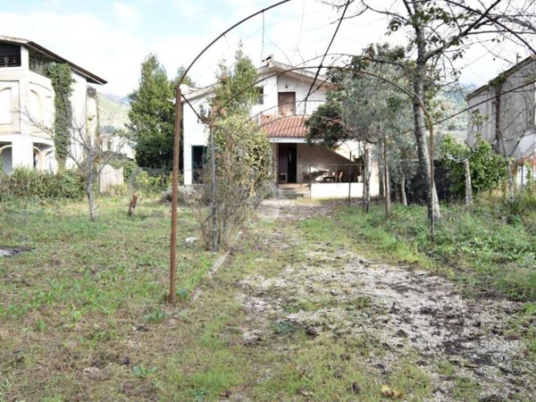 casa indipendente in vendita a Sezze in zona Suso