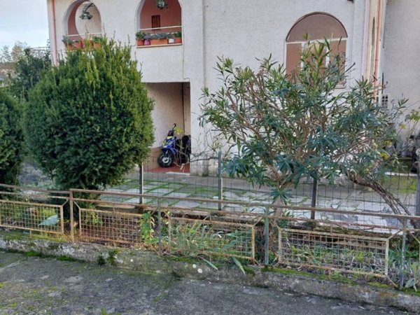 intera palazzina in vendita a Sezze in zona Colli