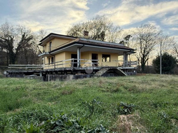 casa indipendente in vendita a Sezze in zona Colli