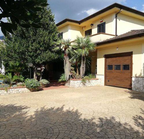 casa indipendente in vendita a Sezze in zona Suso