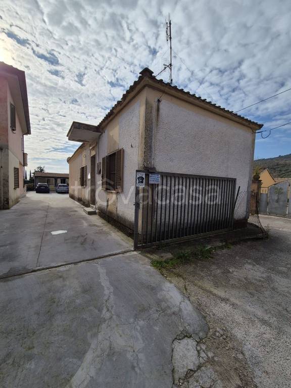 casa indipendente in vendita a Sezze