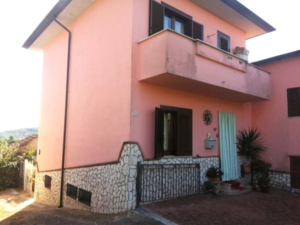 casa indipendente in vendita a Sezze