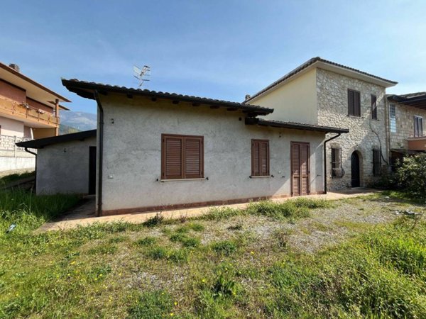 casa indipendente in vendita a Sezze