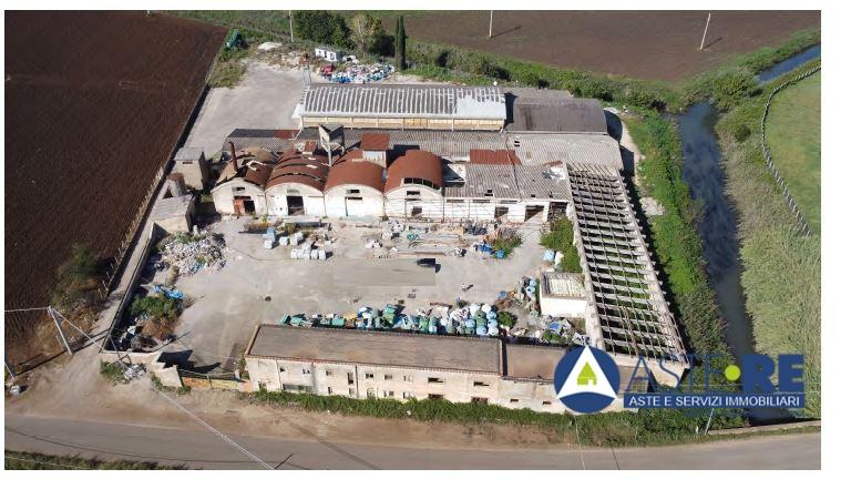 locale commerciale in vendita a Sezze