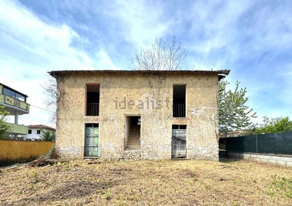 quadrivano in vendita a Sezze in zona Croce Moschitto