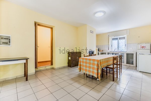 casa indipendente in vendita a Sezze