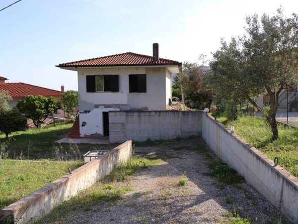 casa indipendente in vendita a Sezze