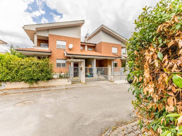 casa indipendente in vendita a Sezze