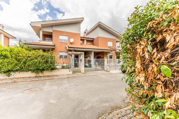 casa indipendente in vendita a Sezze in zona Colli