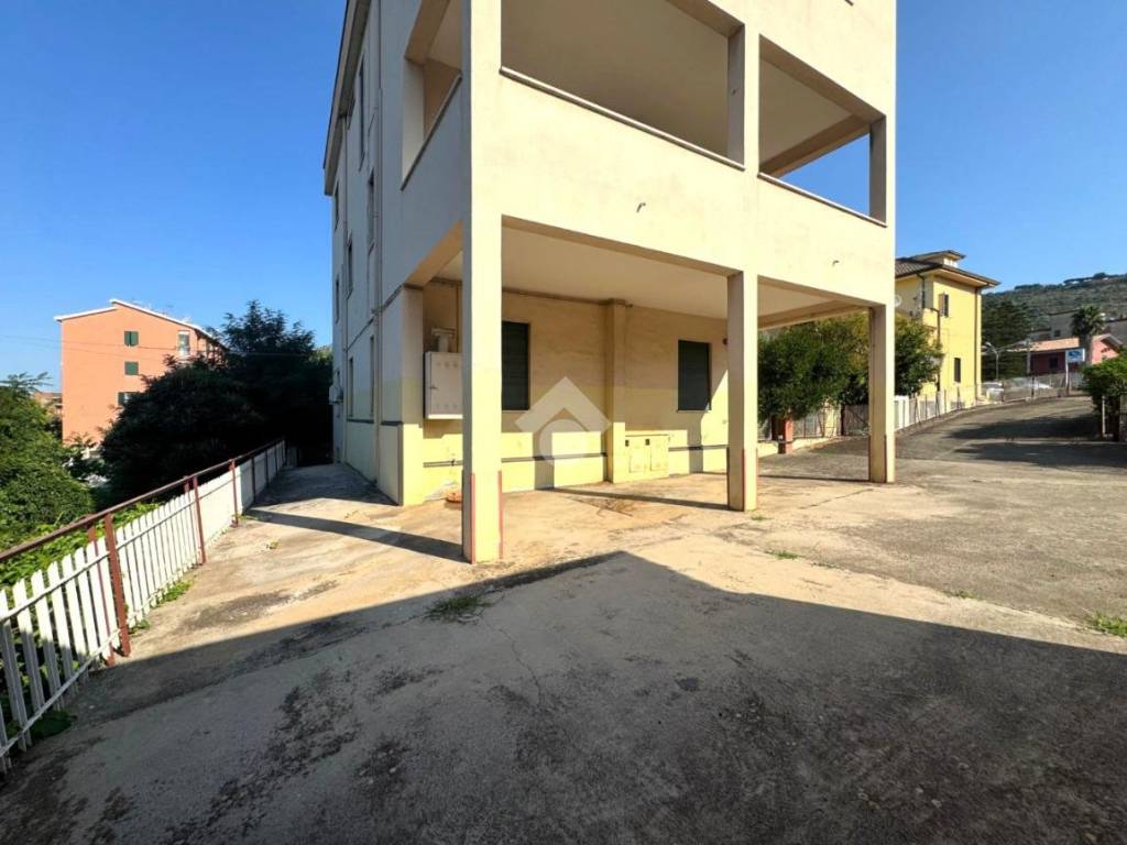 intera palazzina in vendita a Sezze in zona Sezze Scalo