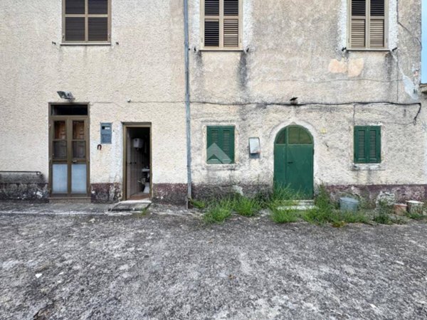 casa indipendente in vendita a Sezze in zona Croce Moschitto