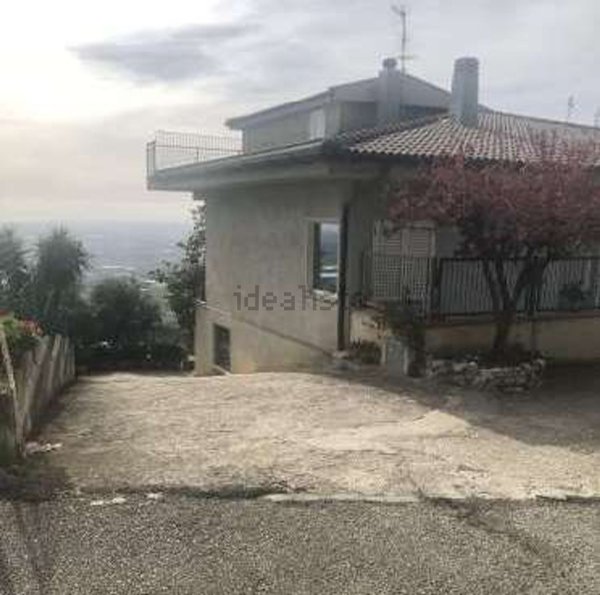 casa indipendente in vendita a Sezze