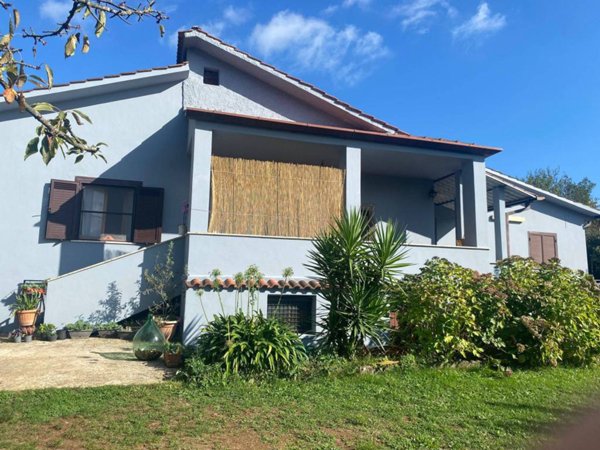 casa indipendente in vendita a Sezze in zona Suso