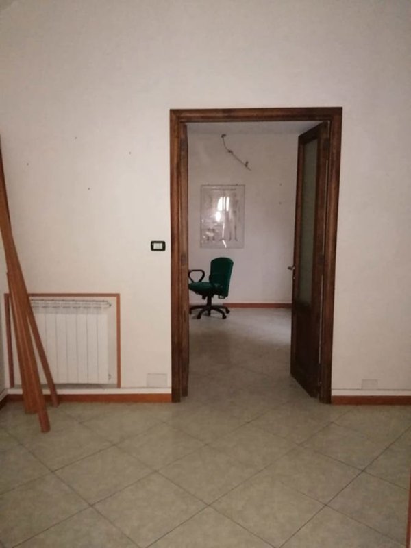 locale commerciale in vendita a Sezze