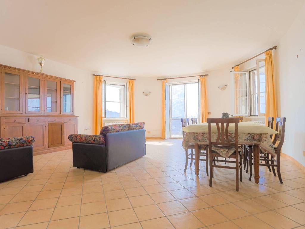 casa indipendente in vendita a Sezze in zona Monte Pilorci